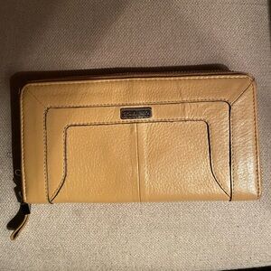 Vintage Tignanello Tan Leather Zip-Around Wallet